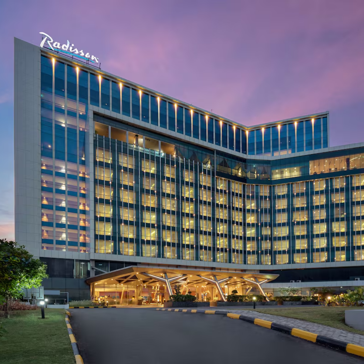 2D1N Batam Staycation - Radisson Golf & Convention Centre Batam
