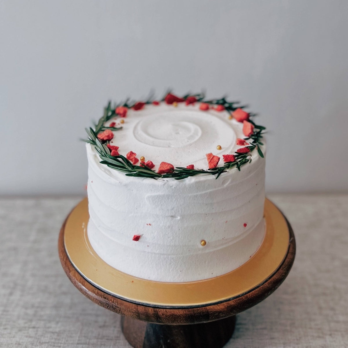 Sarah’s Loft 6-Inch Standard Cake Collection