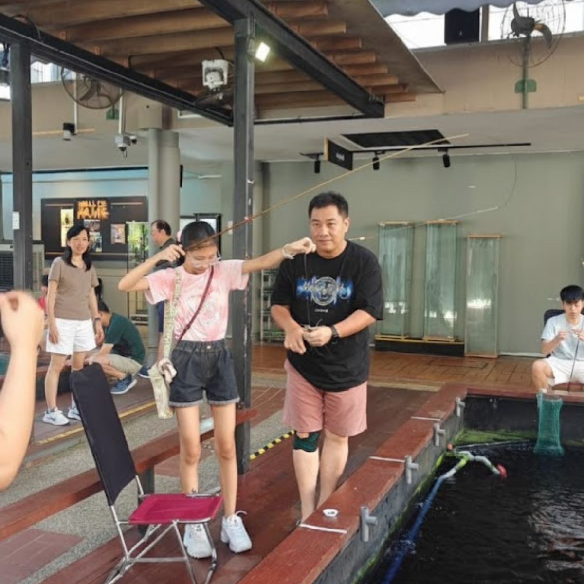 Family Prawning Experience: Parent & Kid (Below 12, 2 Rods)
