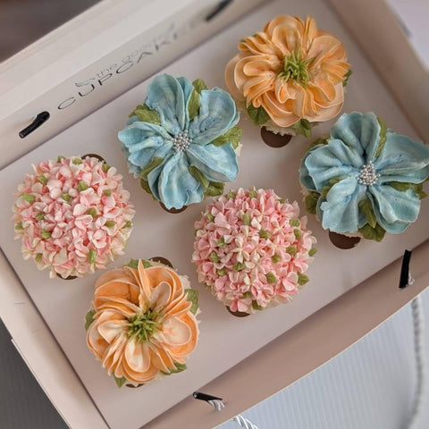 Box of 6 Floral Cupcakes (Luxury Edition) by The Good Cupcakes