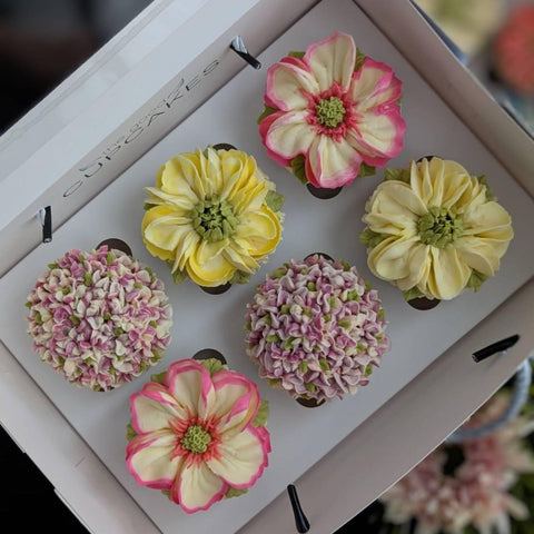 Box of 6 Floral Cupcakes (Luxury Edition) by The Good Cupcakes