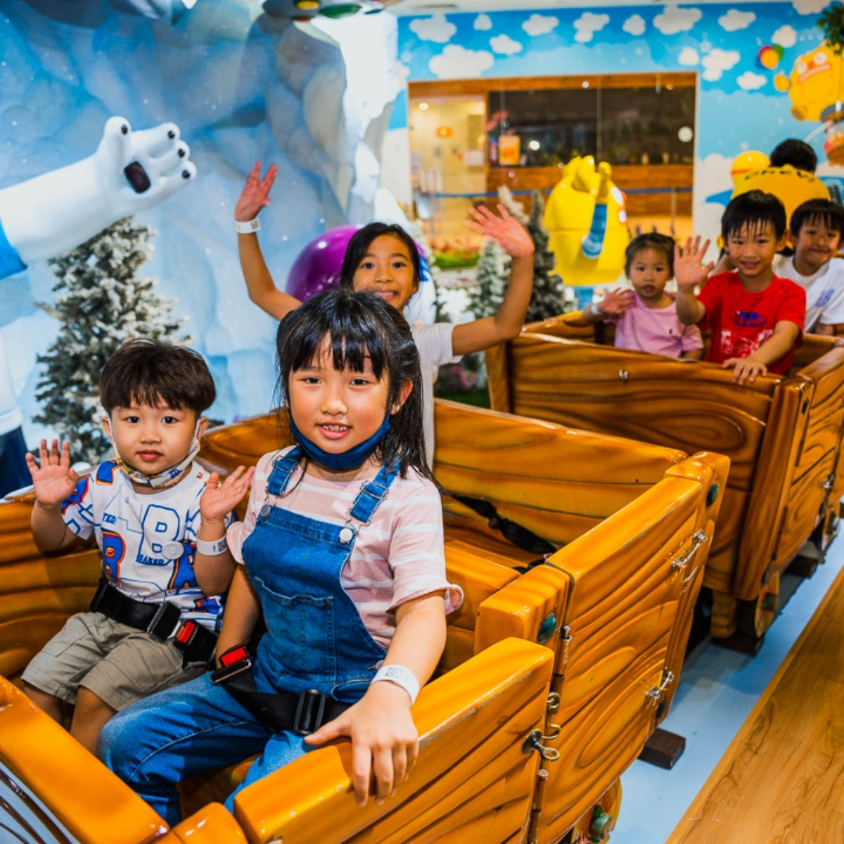 Pororo Park Singapore – 2-Hour Family Ticket (1 Adult + 1 Child)